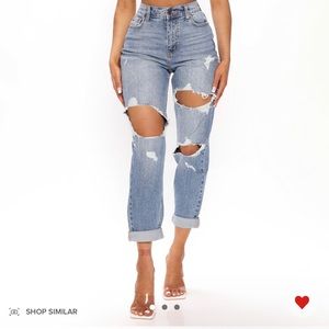 Brand new with tags in perfect condition selling because they don’t fit my waist